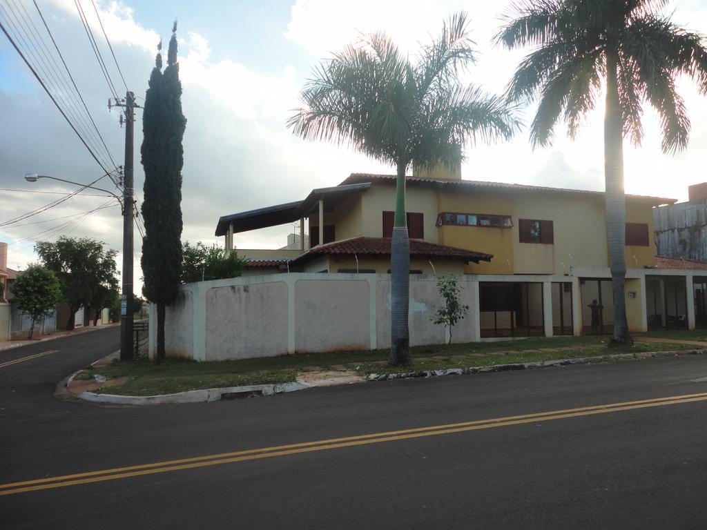 كامبو غراندي Hostel Casa Amarela المظهر الخارجي الصورة